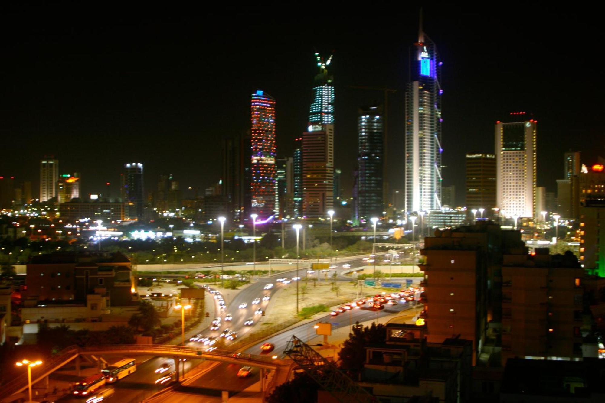 Kuwait Continental Hotel Kuwait City Exterior photo