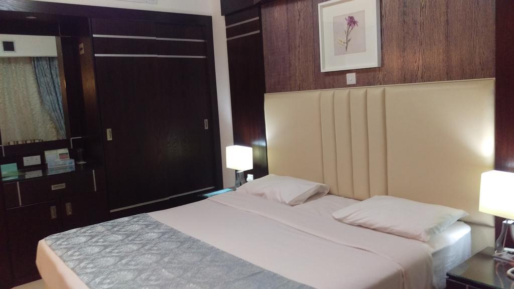 Kuwait Continental Hotel Kuwait City Room photo
