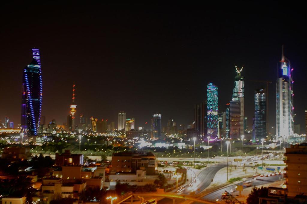 Kuwait Continental Hotel Kuwait City Exterior photo